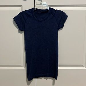Lululemon navy blue active wear T-shirt women’s fits like size small